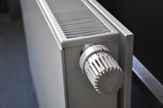 bílý radiátor